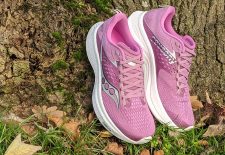 Saucony Ride 17 Running Shoes pink