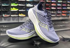 Saucony Ride 17 Running Shoes ice grey close
